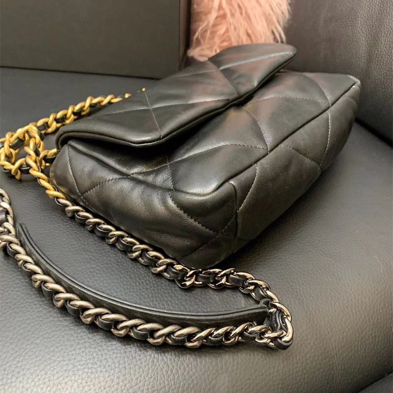 Högkvalitativ designare Bag Luxury äkta läder Fashion Handväska klassisk axelväska Cross Body Flap 19 Bag Women's Party Bag Copping Bag Perfekt hårdvara och detaljer