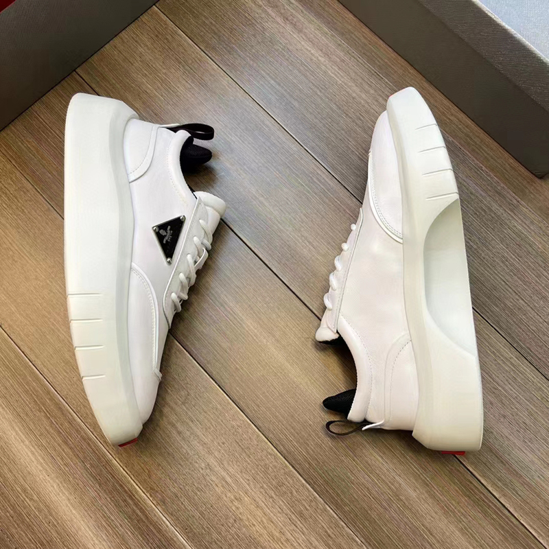 Mode Chaussures Habillées De Luxe FLY BLOCK Hommes Baskets De Course Italie Populaire Bande Élastique Bas Haut Bas Épais Noir Blanc En Cuir Badge Conception Casual Baskets Boîte EU 38-45