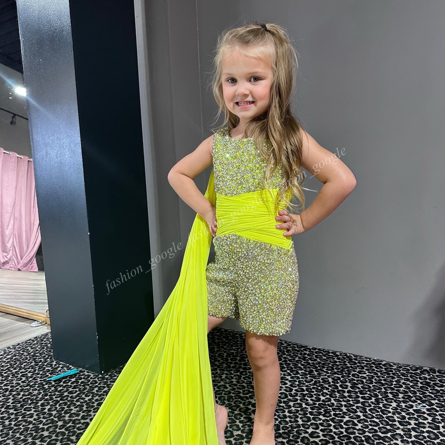 Little Girl Pageant Romper Dress 2024 Chiffon Cape Crystals Children Fun Fashion Runway Drama Birthday Chiffon Jumpsuit Gown Toddler Teen Preteen Miss Ashley Lilac