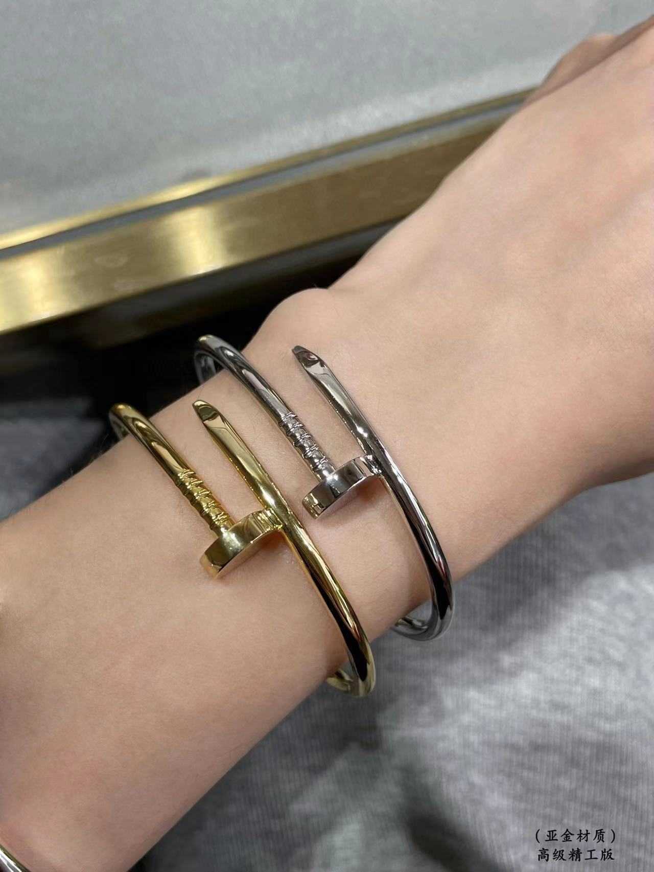 Boutique Internet Celebrity Light Luxury Style Cati Classic Nail Armband Women's Korean Temperament Titanium Steel Colorless For Best Friends