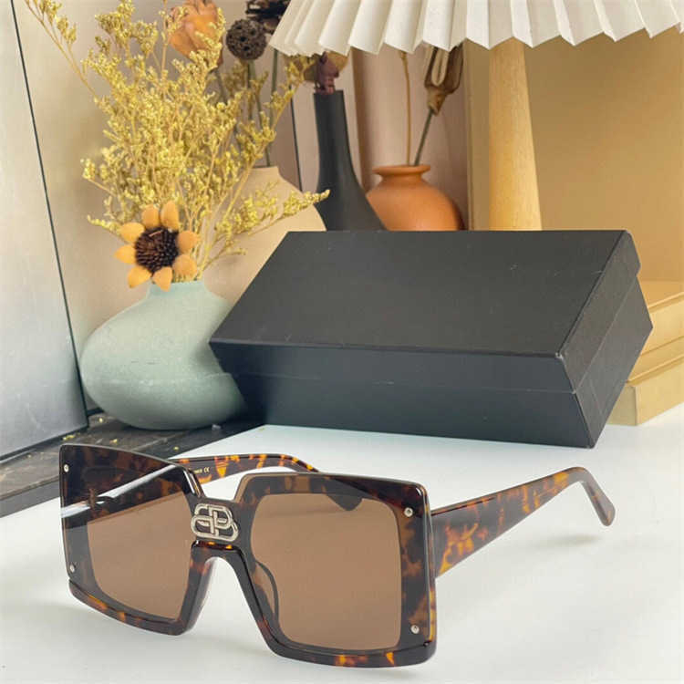 2023 Nouveau designer de luxe B lunettes de soleil à lentille monobloc style féminin INS même cadre généreux Lunettes de soleil mâle BB0081