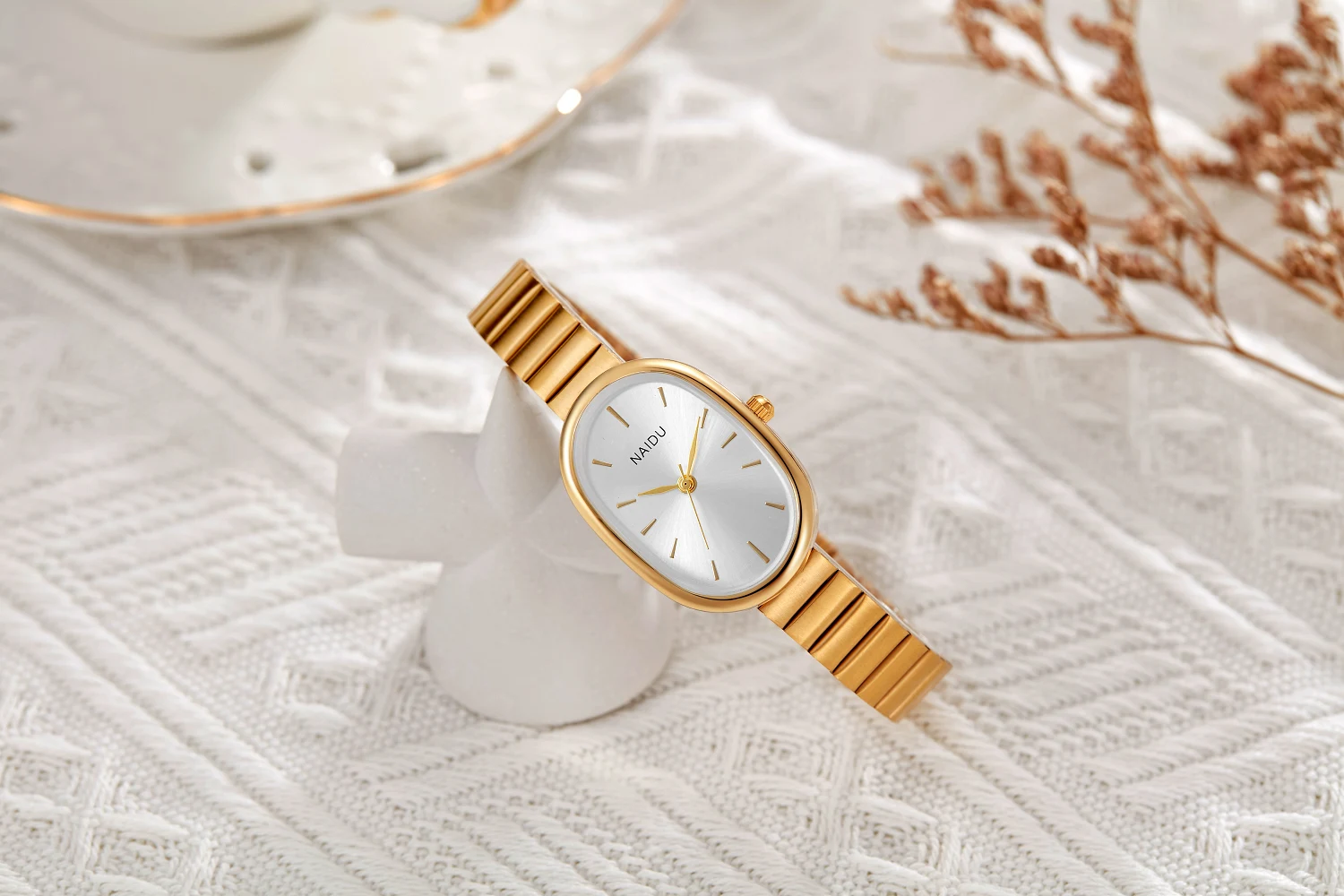 Retro Minimalistiskt temperament Oval Personlighet Dial Steel Band Pointer Watch Female Students Korean version av High Sense