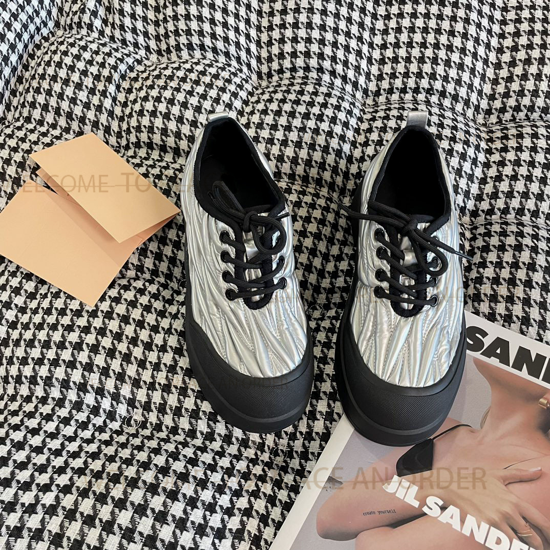 Designerskie buty damskie buty swobodne modne wszechstronne trampki luksusowe marka czarna srebrna gumowa skórzana platforma buty na zewnątrz koronki w górę mieszkania