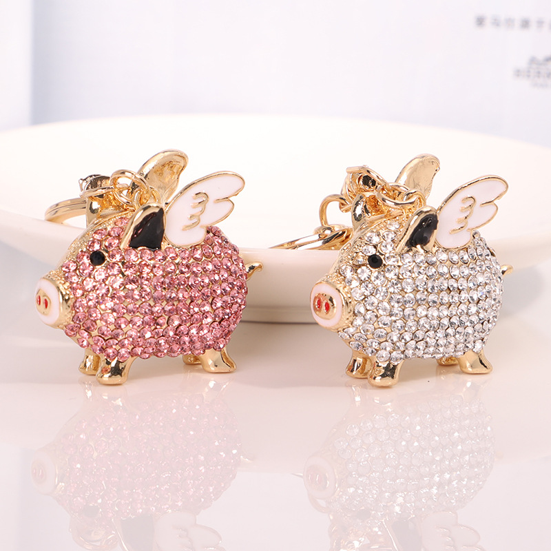 Cute Cartoon Little Flying Pig Crystal Rhinestone Enamel Keychain Cute Animal Drip Oil Pendant Keyring for Couple Jewelry Accessories