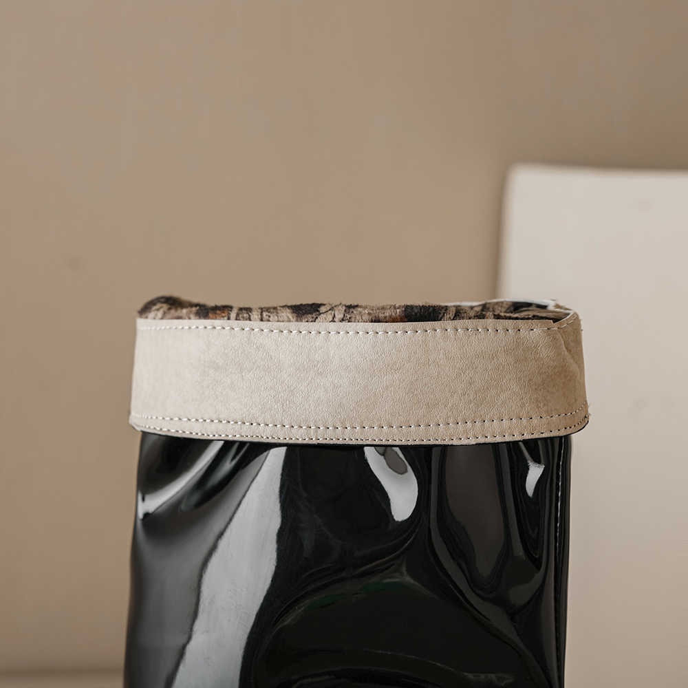 新しい薄いかかとを尖ったつま先ブーティーパテントレザーレザー靴ふくらはぎミッドスティレットブーツ女性チェルシーフォールドアンクルブーツドロップシップ230403