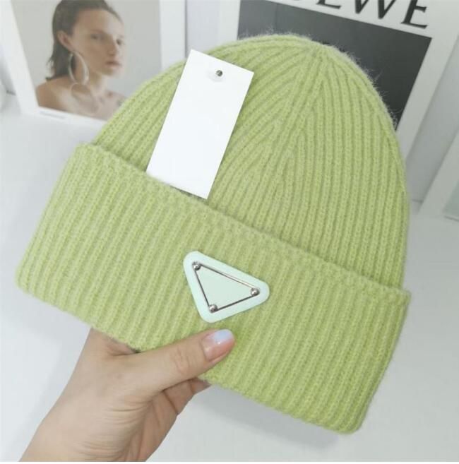 Chapeau sans bord de luxe designer hommes et femmes design de mode chapeau froid automne chapeau de laine lettre jacquard neutre crâne chaud hatbeanie