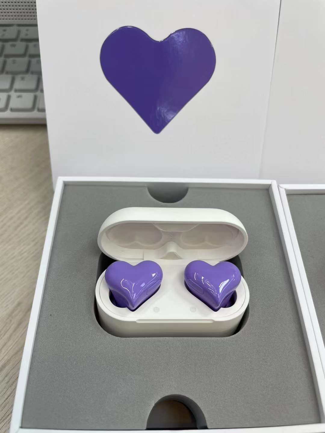 Heart Model Buds Pro Tws Stereo Hands Wireless Charging Headphones With Chox Power Display
