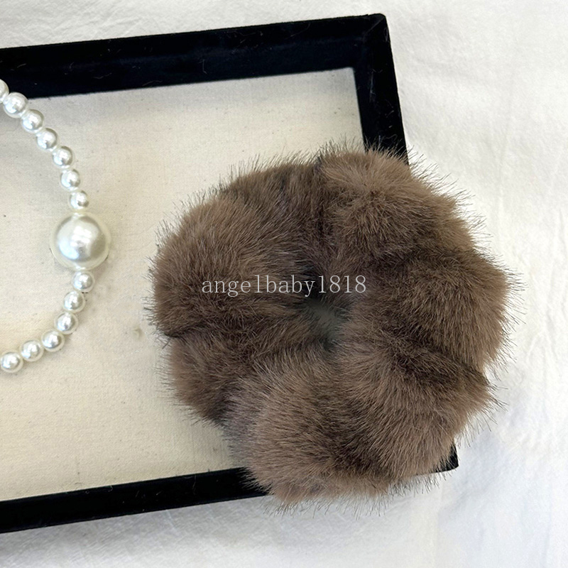 Plush Scrunchies Elastic Hair Ring Winter Woman Fluffy Faux Fur Hair Band Autumn Girls Fashion Head Prydnad Mjukt hårrep