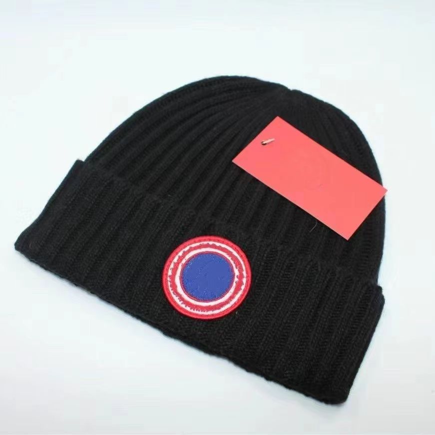 Hem erkekler hem de kadınlar için lüks tasarımcı örme şapka, sonbahar ve kış sıcaklığı, çoklu stil mevcut