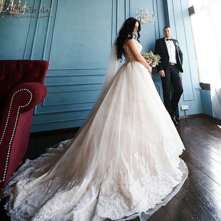 Robe De mariée classique en Satin, coupe trapèze, sans manches, basse, pour fête, élégante, dos nu, traîne De balayage