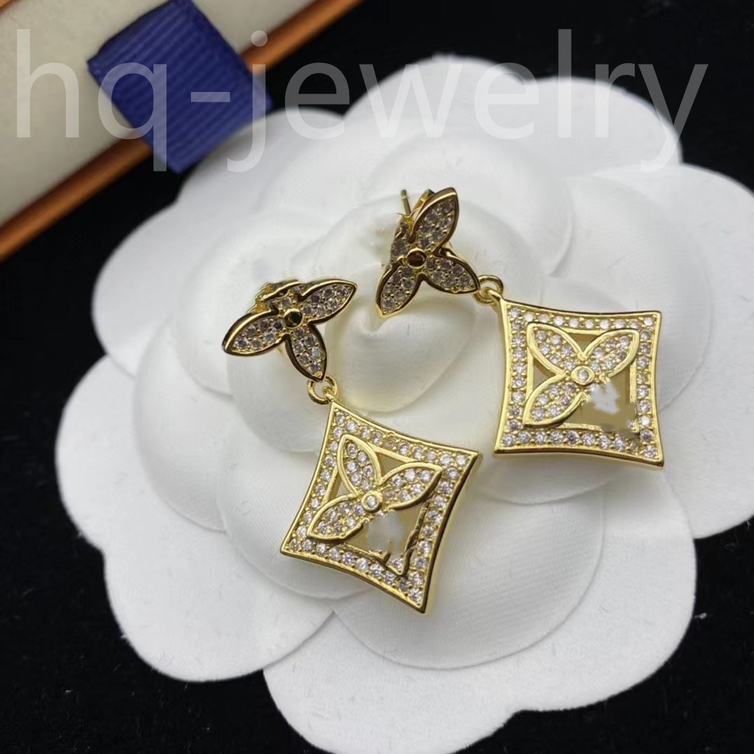 Fashion Classic ze stali nierdzewnej złote kolczyki stadnoneiczne damskie marka Letter Letter Earring Eerbop Prezenty dla znajomych dzień 3107