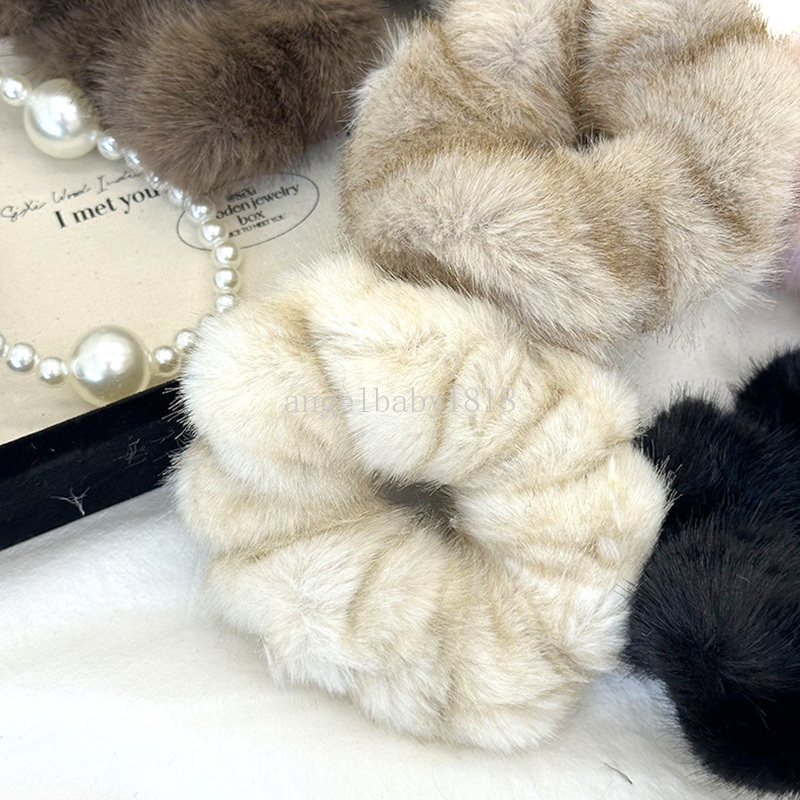 Plush Scrunchies Elastic Hair Ring Winter Woman Fluffy Faux Fur Hair Band Autumn Girls Fashion Head Prydnad Mjukt hårrep