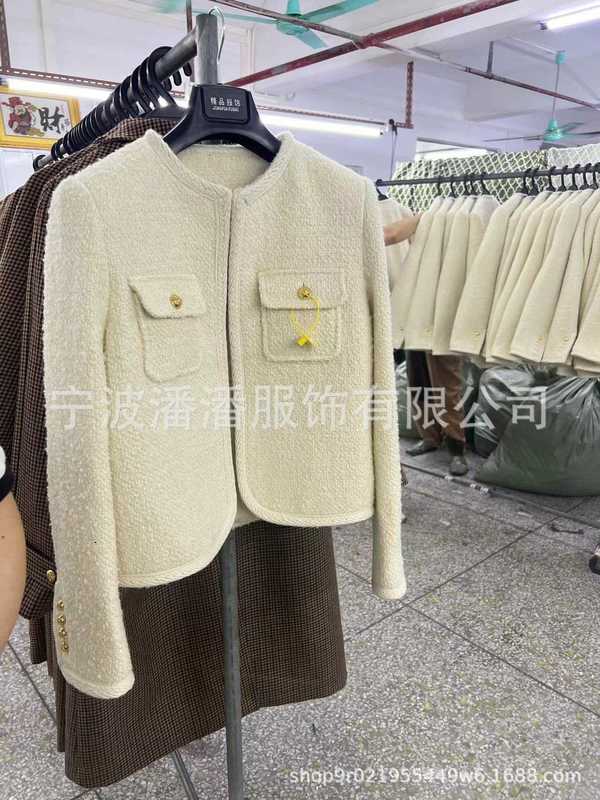 Kvinnorjackor Designer Luxury Triumphal Arch Small Fragrance Coat C Hem Ny High Edition Wool Double Pocket Cardigan Quality Wear CFWO