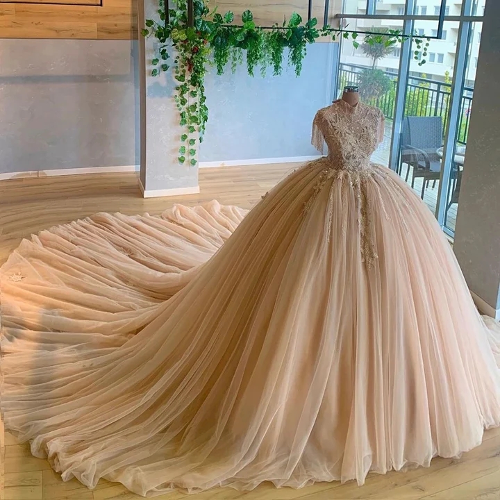 Ljusrosa pärlor pärlor 3d blommor hight quinceanera klänningar 2023 bollklänning söt sexton klänning prom party klänningar