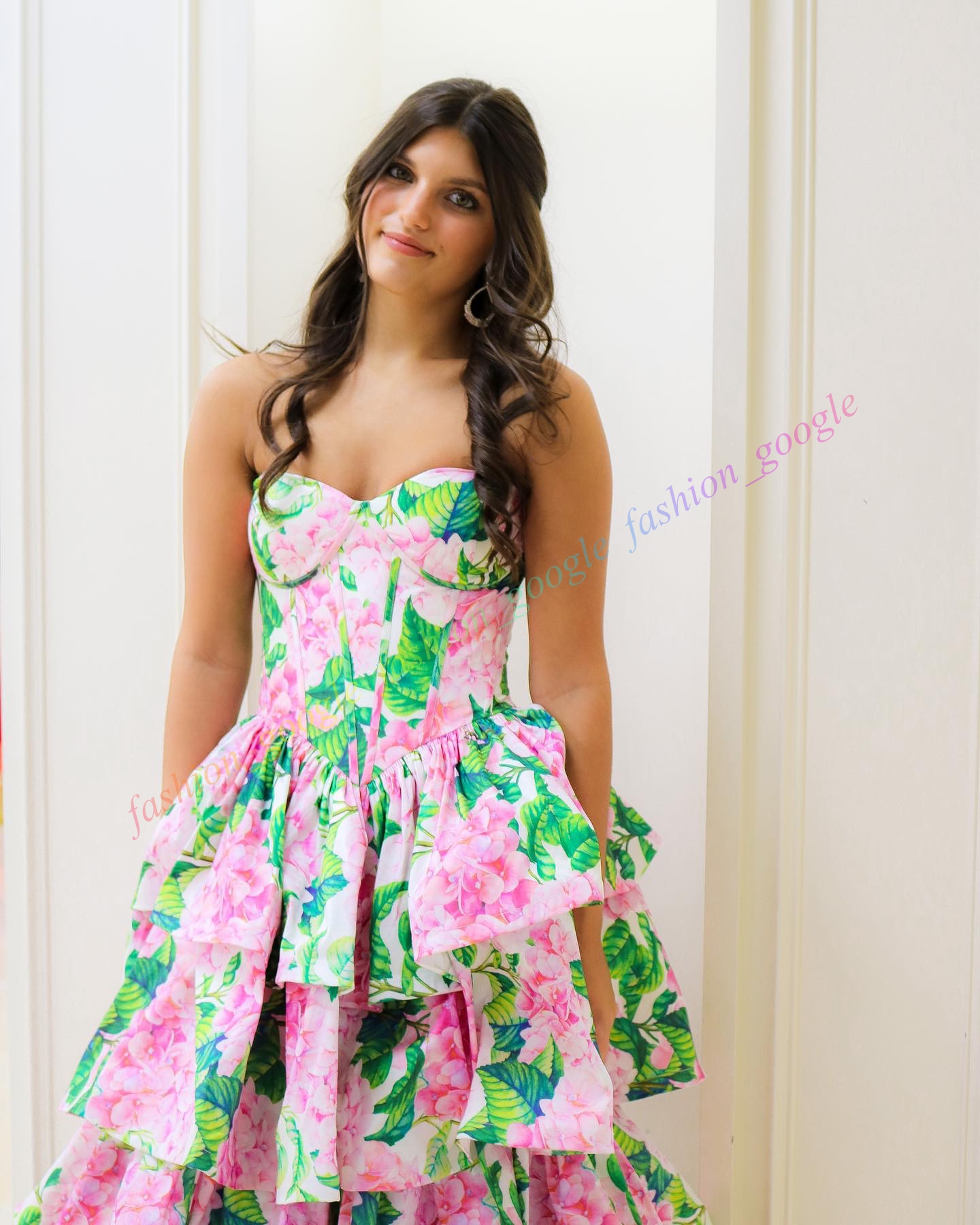 Vestido de fiesta con estampado floral 2k24 Corpiño con corsé sin tirantes Desfile de dama Noche formal de invierno Cóctel Vestido de gala Hoco Sherri Falda escalonada en capas para madre de la novia