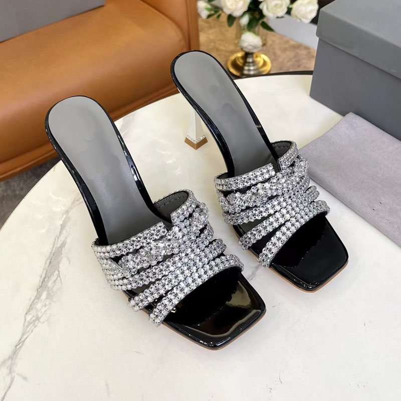 2023 Tasarımcı Lüks Rhinestone Yüksek Topuklu Terlik Klasik Kadınlar% 100 Deri Pembe/Kayısı/Siyah/Gümüş Açık Rhinestones Strip Sandalet Lady Stiletto Topuk Ayakkabıları