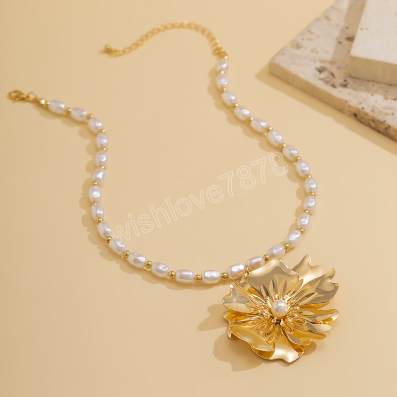 Imitation Pearl Beaded Chain with Big Flower Pendant Necklace for Women Trendy Wedding Accessories on Neck Fashion Jewelry Gifts