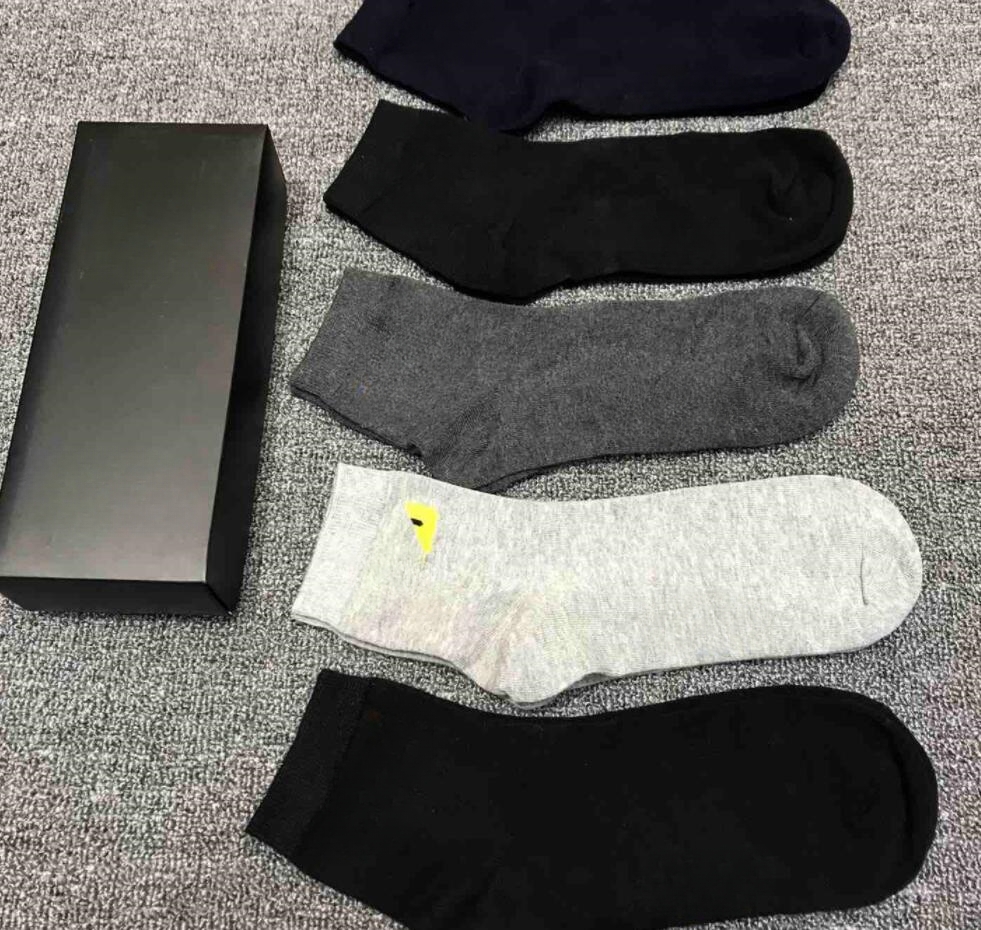 Chaussettes pour hommes de créateurs chaussettes pour femmes de haute qualité de luxe cinq paires 64