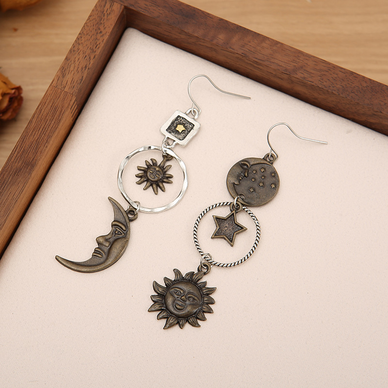 Griekse mythologie Face Sun Moon Pendant Dange Earring Creative Design Vrouwen Asymmetrische persoonlijkheid Hanger oorbellen feest sieraden geschenken