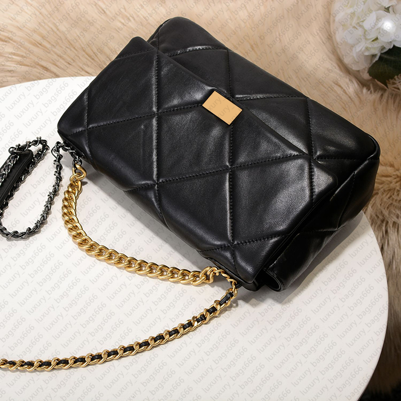 Designertassen Luxe crossbodytassen Lamsvacht schoudertassen Zacht leer Klassieke merk damestassen Echt lederen kettingtassen Zwarte messenger bag Flap Clutch Handtas