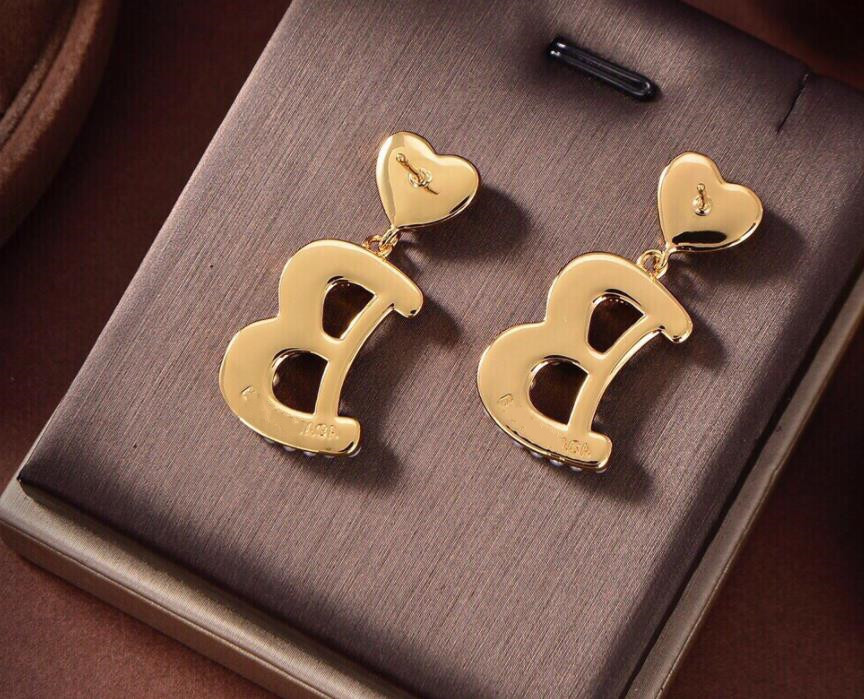 Designer Stud earrings for women 2023 new Brass Letter B Pendant Earrings Charm Metal Pearl Rhinestone Gold Statement Jewelry Punk Accessories Stud