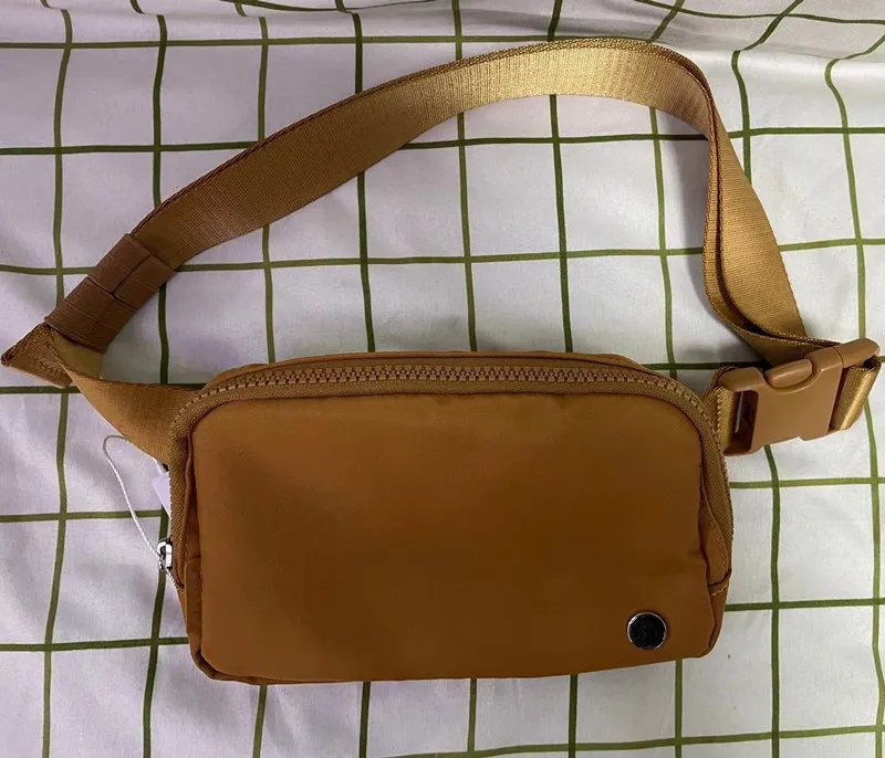 LL Marca Marsupi da donna Borse da uomo Sport all'aria aperta Corsa da viaggio Telefono Portamonete Cintura casual Borsa da viaggio Borsa da viaggio impermeabile Marsupio regolabile