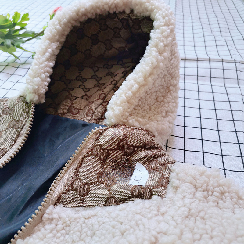 Tasarımcı Köpek Giysileri Pet Dış Mekan Kış Sıcak Hava Kuzu Velvet Patchwork Ceket Moda Kış Sıcak Giysileri
