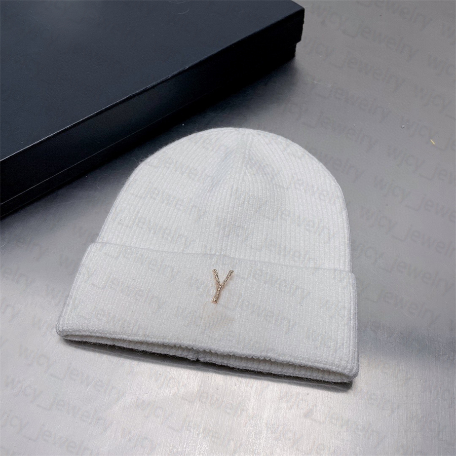 Designer tricoté chapeau crâne casquettes hiver bonnet laine chaud casquette lettres design pour homme femme chapeaux décontractés 7 couleurs de haute qualité