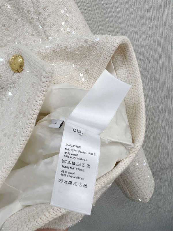 Women's Jackets designer 2023 Autumn/Winter New Elegant Small Fragrant Style Metal Single breasted Bead Knitted Cream White Short Coat W1ZK