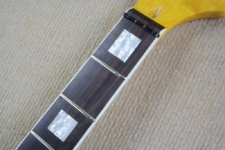 Fin gul gitarrhalsfat Polerad trägitarr Handgreppsutbyte Passar för elektriska gitarrdelar Tillbehör
