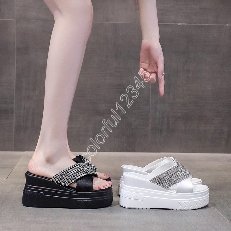 Snelstone slippers voor vrouwen zomer casual strand slippers met hoge hiel vrouwen witte zwart dikke bodem platform wig slippers