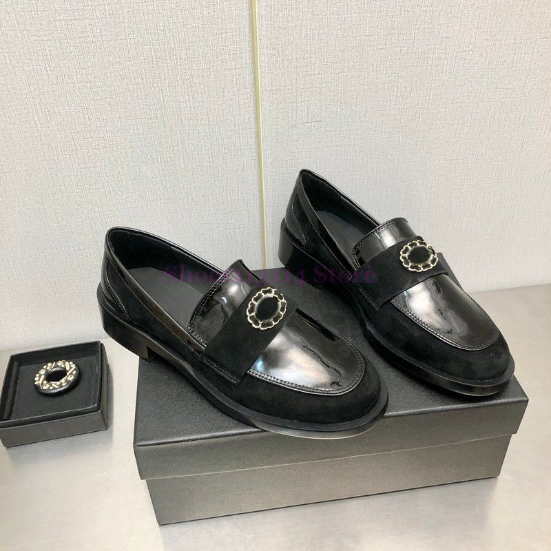 Dames luxe kledingschoenen klassieke authentieke loafers lederen gesp winter dames loafer designer mode ballet casual schoen franse lage platte