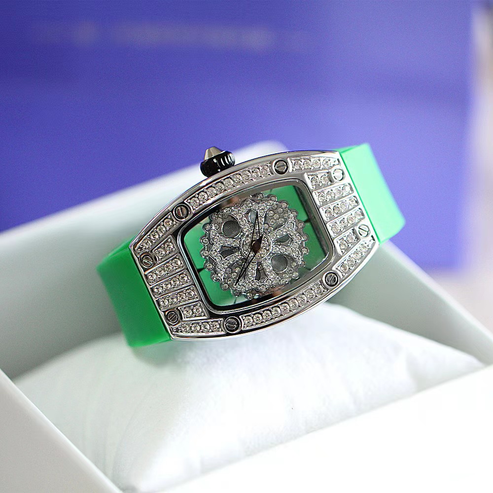 Expensive designer high quality Full star fashion creative wine barrel hollow silica silica watch manufacturers agent