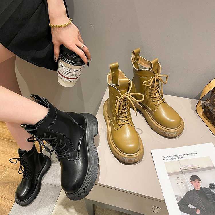 Botas Cool 2022 Bottom Muffin Thi Big Head Short Women's Autumn e Winter Novo estilo britânico Lace Small Man Lace Up Patent Leather Mart AA230406