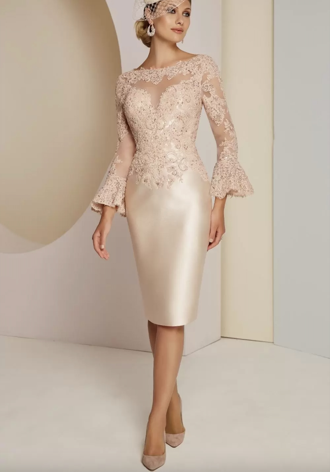 New Vintage Mother Of Bride Dresses Scoop Neck Long Sleeves Champagne Lace Crystal Knee Length Custom Weddings Evening Party Prom Gowns