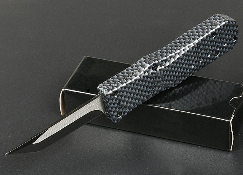 Coltello tattico automatico piccolo di alta qualità 440C Lama bicolore Tanto Point in fibra di carbonio Manico in lega di zinco-alluminio Coltelli tascabili EDC