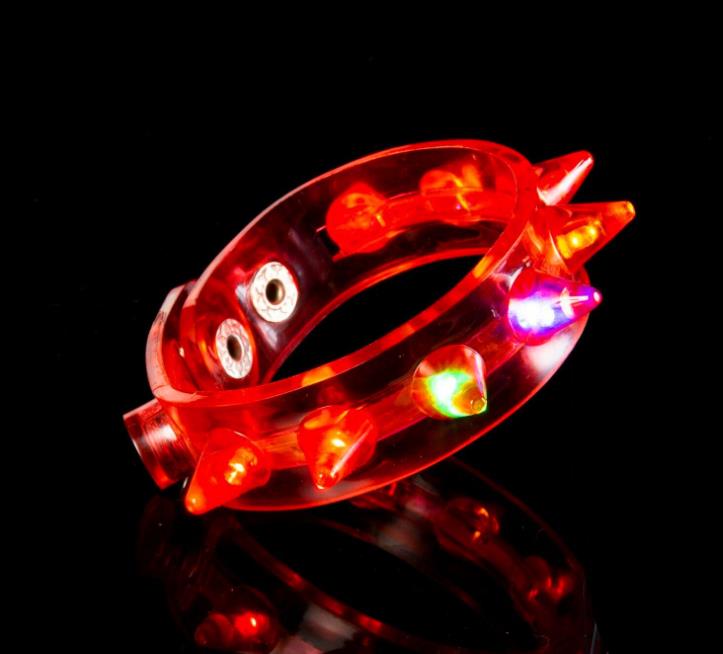 Décoration de fête LED Bracelet lumineux allumer clignotant clignotant Spike dragonne 200 pièces fête enfants jouet SN4238