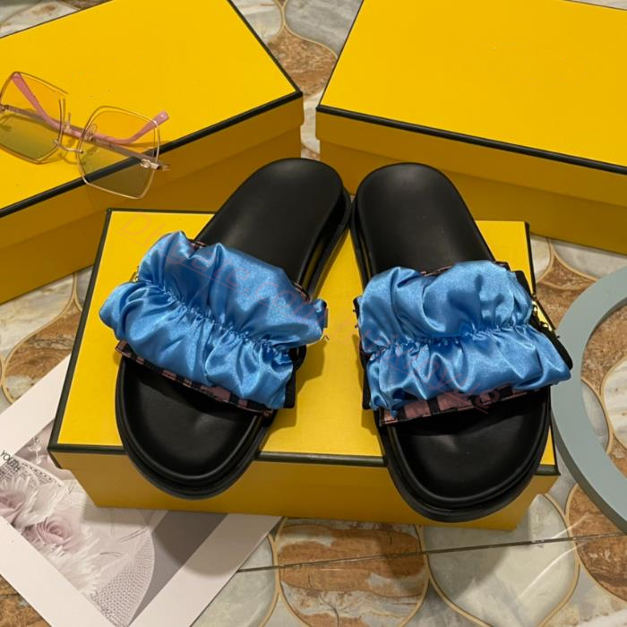 Lyxdesigners sandaler tofflor män kvinnor mode klassisk blommig brokad siden tyger känner glidbanor platta läder sule strandskor sandaler med låda