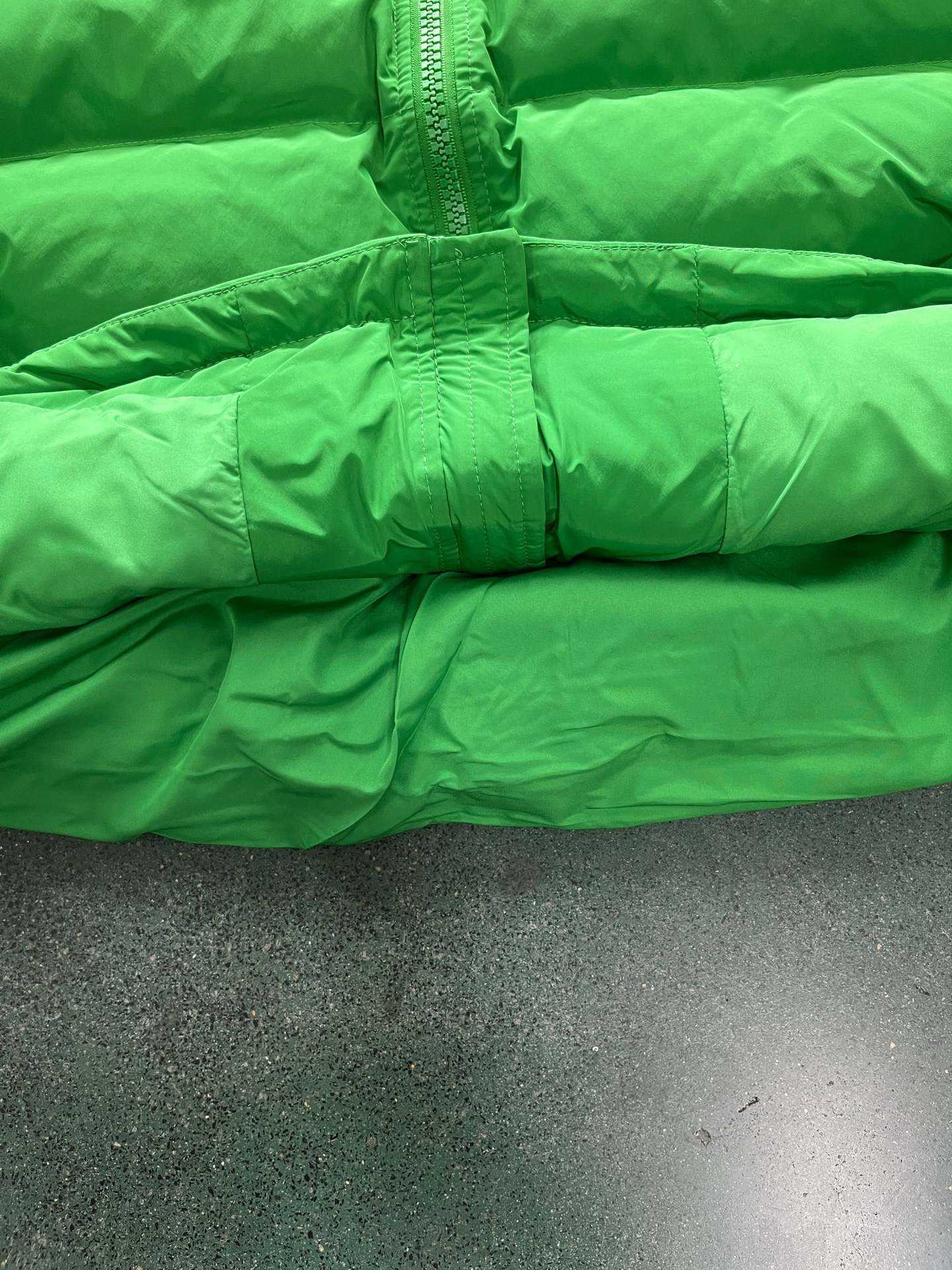 2023 Novas jaquetas masculinas e femininas Trapstarss Explosions Tide Brand Green Small Label Cotton Coat Série Juvenil Chapéu Espessado Casaco Destacável Versátil