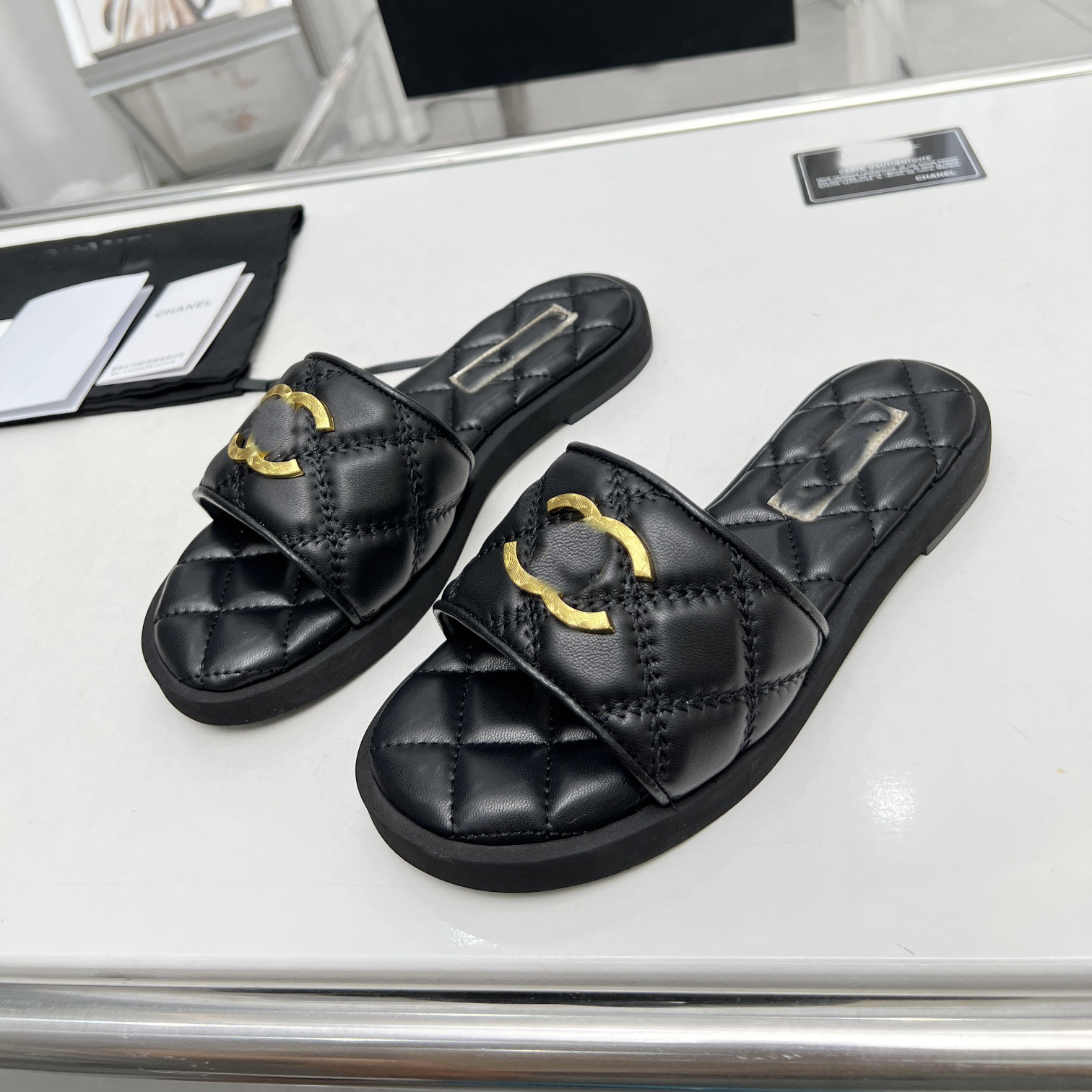 designer kvinnors tofflor sommarskum löpare för kvinnor läder glider flip flops kvinnor sandaler utomhus sovrum hotellskor vinter med låda