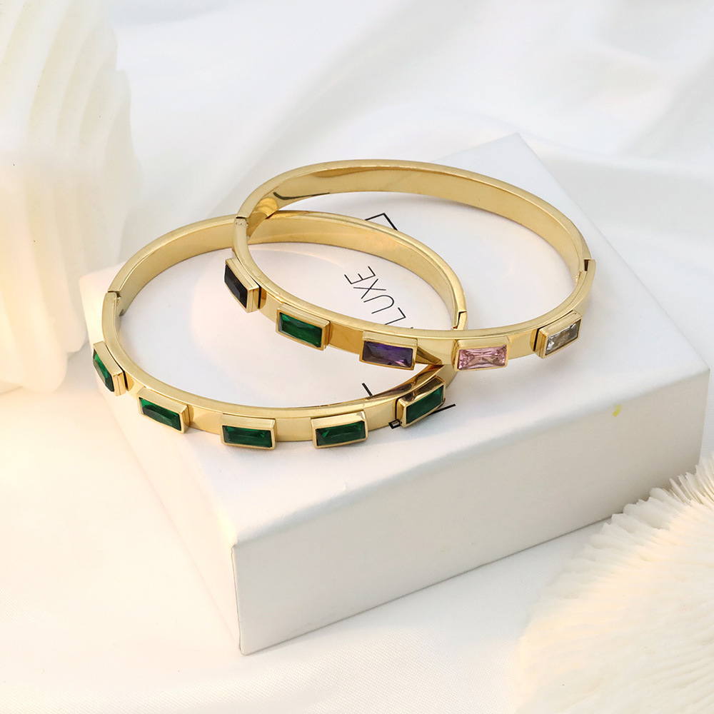 ins designer bracelets bracelet en acier inoxydable de luxe en titane et zircon pour femmes sans couleur 18k boucle type bracelet en diamant en acier inoxydable