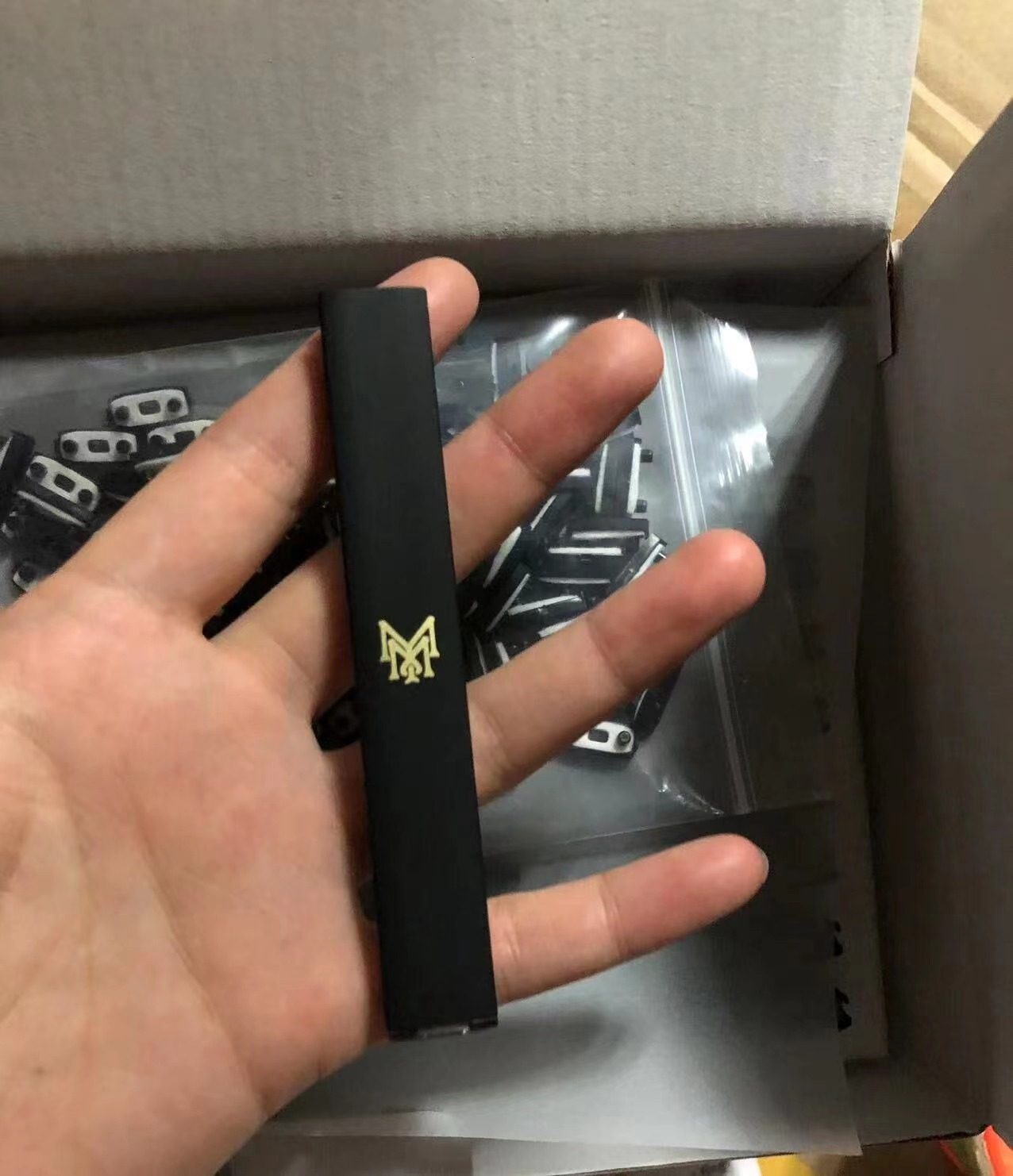 선물 상자 포장 muha meds 일회용 빈 vape 펜 1.0ml 충전식 배터리 일회용 vape 펜