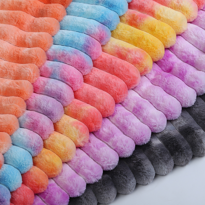 Cama Venta al por mayor de pelo de conejo de colores con colores que cambian gradualmente y telas de rayas para mantas de ropa de otoño e invierno por parte de los fabricantes.