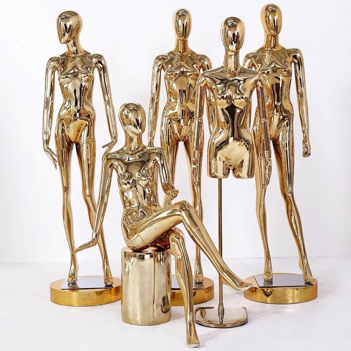 Nieuwe gouden mannequin slank damesmodel full body voor weergave