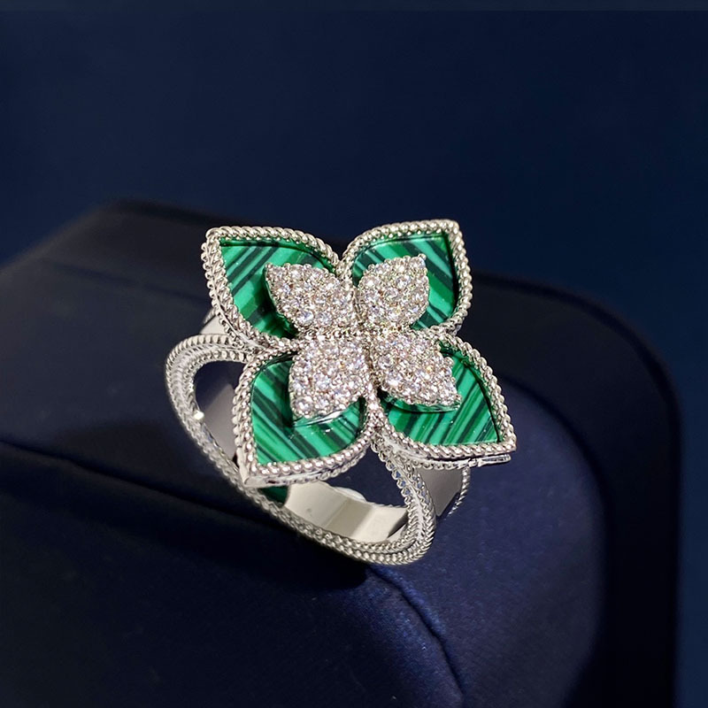 2023 fahion New arrive Four Leaf Clover Wedding rings Designer Jewelry Gold Silver Mother of Pearl Green Flower ring for Womens lover Enamel Party Gift