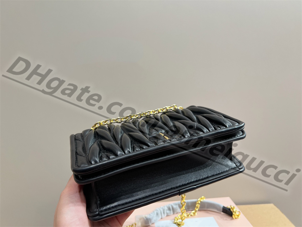高品質のチェーンショルダーバッグソフトシープレザーハンドバッグ豪華なデザインワレットレディースクロスボディバッグホーボートートスメティックバッグ財布