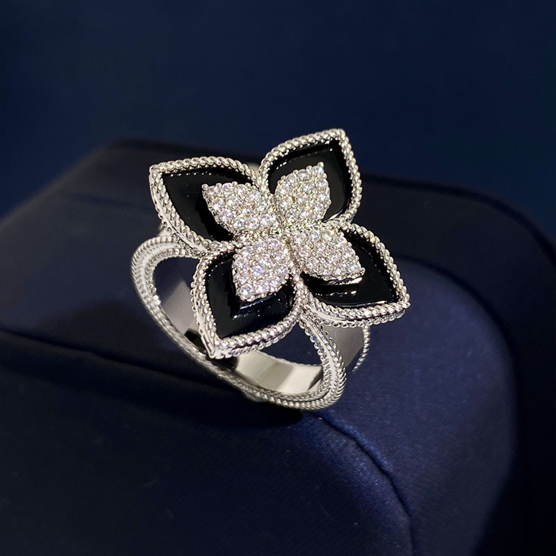 2023 fahion New arrive Four Leaf Clover Wedding rings Designer Jewelry Gold Silver Mother of Pearl Green Flower ring for Womens lover Enamel Party Gift