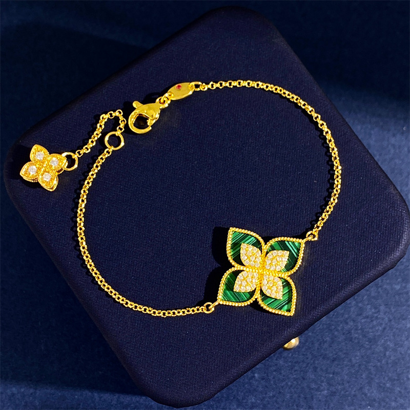 fashion New Four Leaf Clover chain bracelets Designer Jewelry Gold and Silver Mother of Pearl Green Flower bangle Link Chain for Womens lover Enamel Party Gift