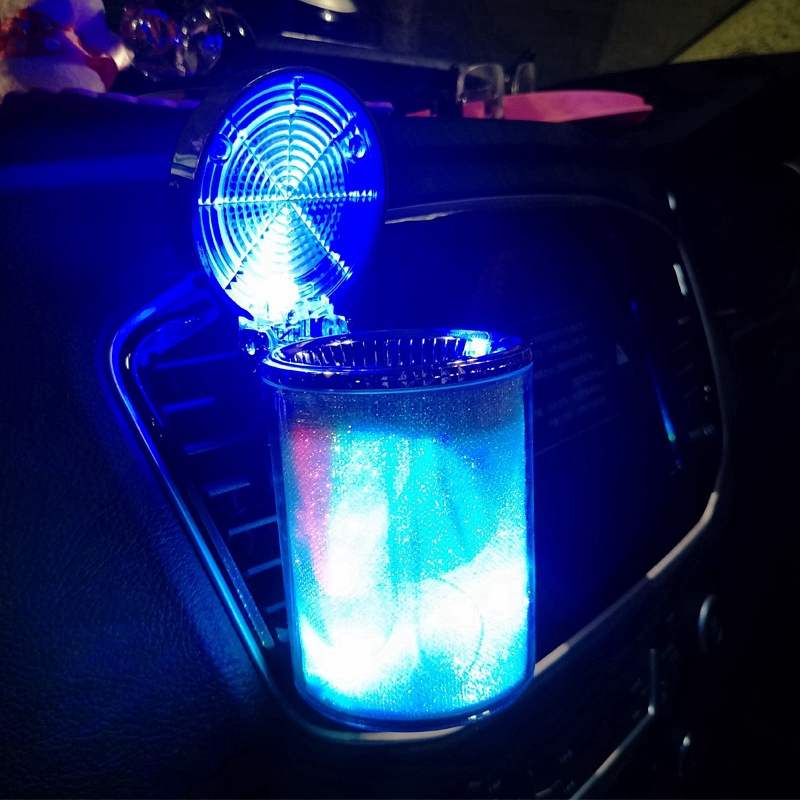 최신 흡연 애쉬 스트레이 화려한 플라스틱 자동 반짝임 LED 눈부신 가벼운 드라이 허브 담배 담배 홀더 휴대용 혁신적인 자동차 애쉬 스트레이 컨테이너 DHL