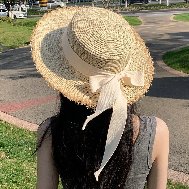 Chapeau de paille à nœud papillon pour femmes, casquette d'été à dessus plat, bord de mer, vacances, plage, protection solaire, chapeau de soleil à Large bord